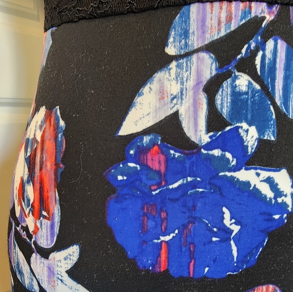 Belle Sky Floral and Lace Dress size XS - Picture 6 of 12